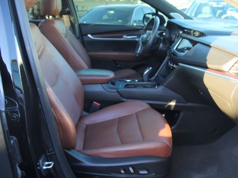 Used 2023 Cadillac XT5 Premium Luxury w/ Technology Package image 28