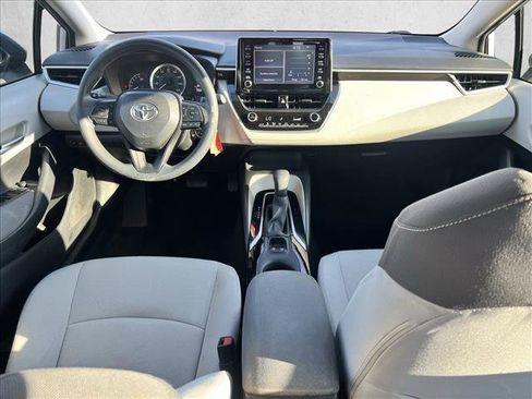 Used 2020 Toyota Corolla LE image 18