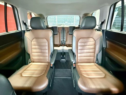 Used 2023 Volkswagen Atlas SEL Premium AWD/4WD image 33