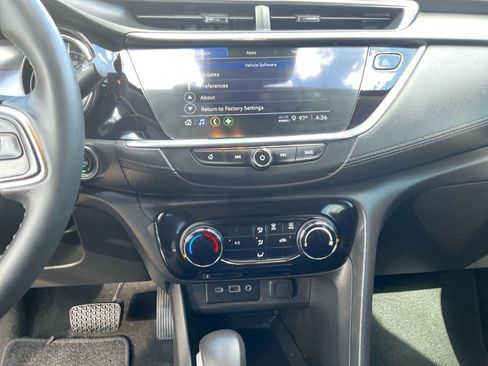 Certified 2021 Buick Encore GX Preferred AWD/4WD image 11