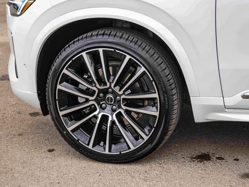 New 2026 Volvo XC90 B6 Ultra w/ Lounge Package image 9