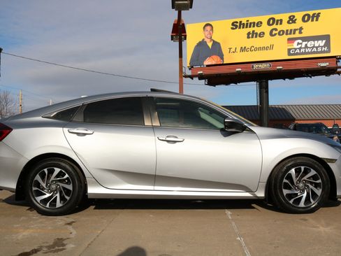 Used 2017 Honda Civic EX image 5