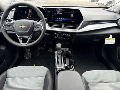 New 2026 Chevrolet Trax LT w/ Driver Confidence Package FWD image 12