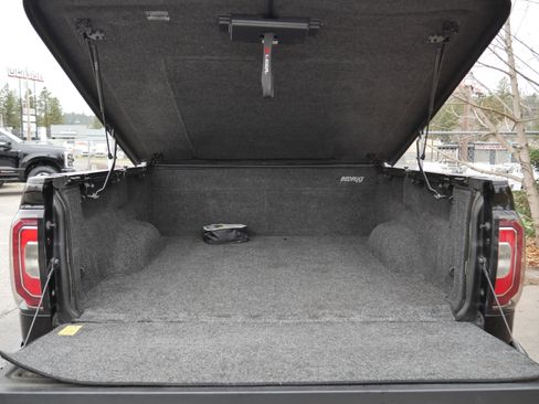 Used 2018 GMC Sierra 1500 Denali image 24