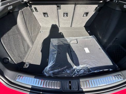 Used 2026 Porsche Macan image 38