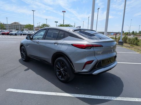 Used 2025 Buick Envista Sport Touring image 5