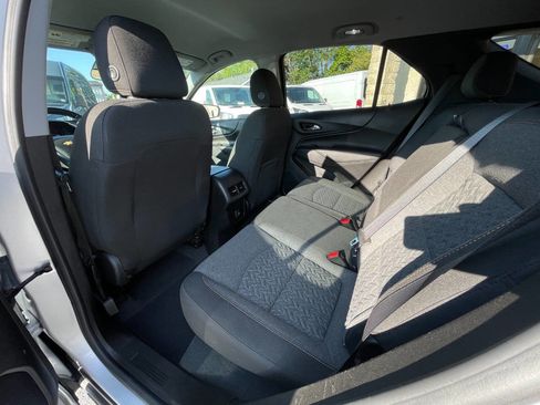 Used 2022 Chevrolet Equinox LT w/ Driver Convenience Package image 24