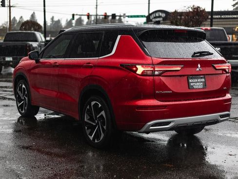 Used 2024 Mitsubishi Outlander SEL image 10
