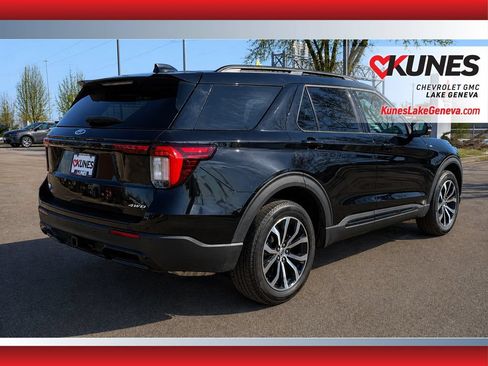 Used 2025 Ford Explorer ST-Line AWD/4WD image 10