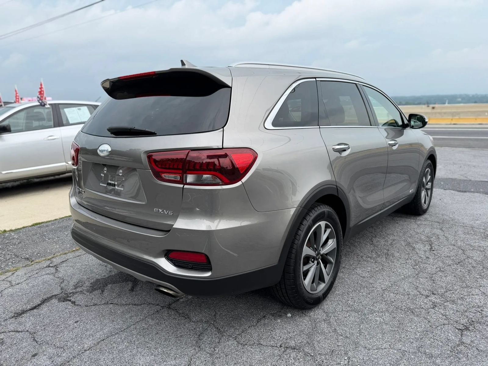 Used 2019 Kia Sorento EX AWD/4WD image 4