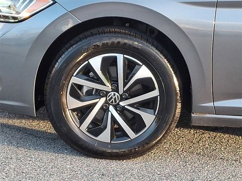 Used 2024 Volkswagen Jetta S image 10