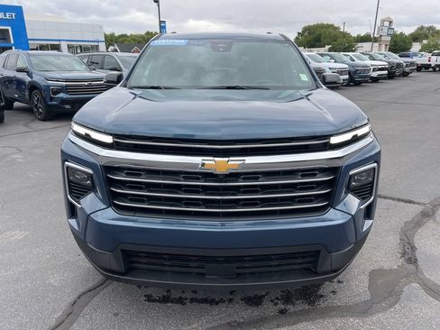 Used 2026 Chevrolet Traverse LT w/ Driver Confidence Package AWD/4WD image 4