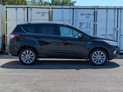 Certified 2017 Ford Escape Titanium FWD image 3