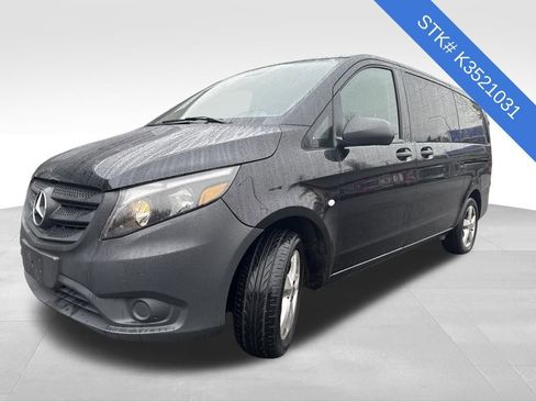 Used 2019 Mercedes-Benz Metris Passenger image 3