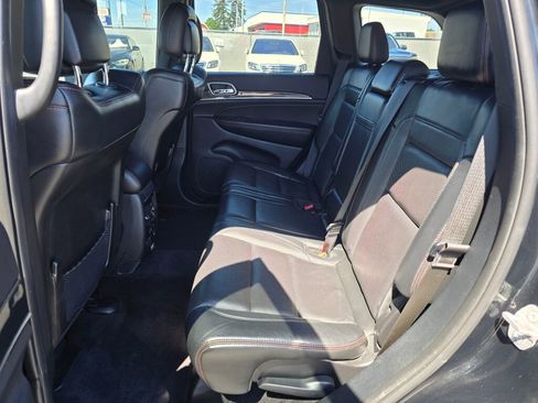 Used 2017 Jeep Grand Cherokee Trailhawk w/ Trailhawk Luxury Group AWD/4WD image 18
