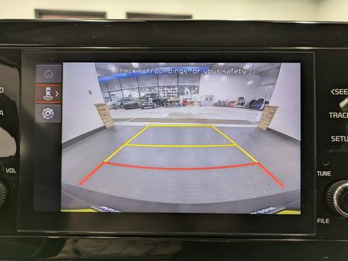 Used 2025 Kia Sportage LX image 12