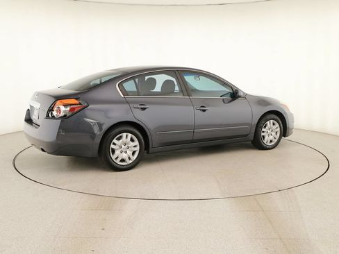 Used 2010 Nissan Altima 2.5 S FWD image 7
