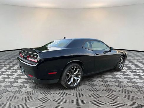 Used 2017 Dodge Challenger SXT Plus RWD image 7