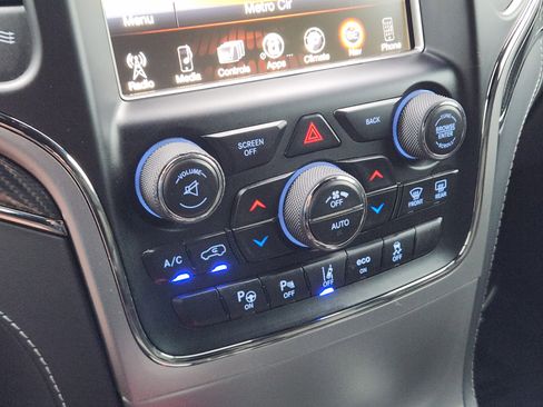 Used 2017 Jeep Grand Cherokee SRT image 15