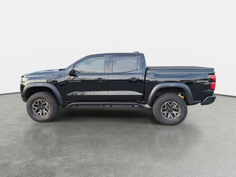 Used 2025 Chevrolet Colorado ZR2 w/ Technology Package image 8
