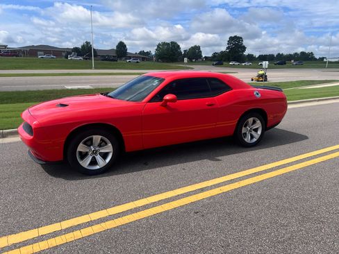 Certified 2023 Dodge Challenger SXT RWD image 8