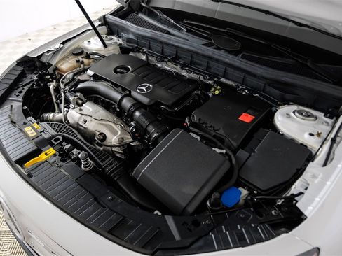 Used 2020 Mercedes-Benz GLB 250 w/ Premium Package image 52