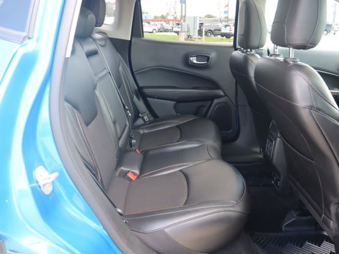 Used 2020 Jeep Compass Latitude w/ Popular Equipment Group FWD image 11