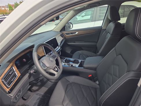 New 2026 Volkswagen Atlas SE image 26