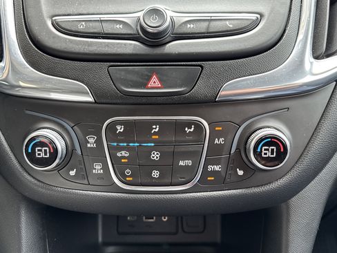Used 2019 Chevrolet Equinox LT AWD/4WD image 16