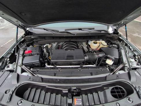 Used 2024 Chevrolet Suburban Z71 w/ Luxury Package image 31