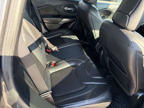 Used 2020 Jeep Cherokee Latitude Plus w/ Cold Weather Group image 24