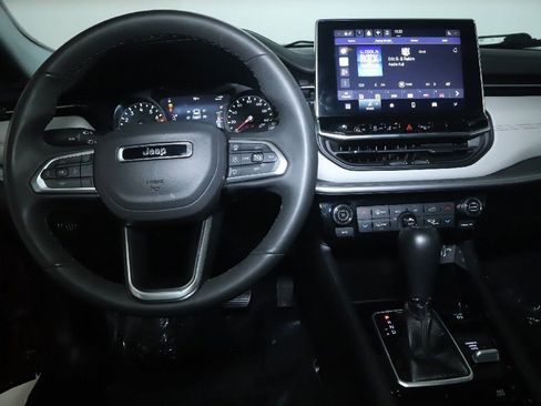 Used 2025 Jeep Compass Limited AWD/4WD image 28
