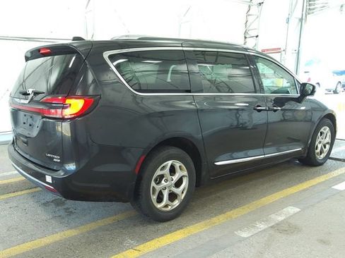 Used 2021 Chrysler Pacifica Limited w/ Premium & Safety Sphere Group AWD/4WD image 3