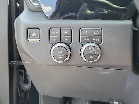 Used 2026 GMC Sierra 1500 SLT w/ SLT Premium Plus Package AWD/4WD image 20