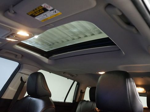 Certified 2024 Toyota Highlander XLE image 36