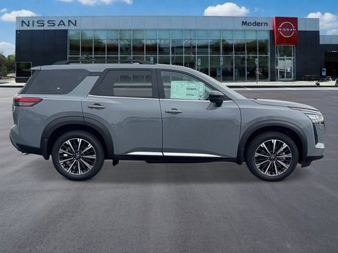 New 2026 Nissan Pathfinder Platinum AWD/4WD image 6
