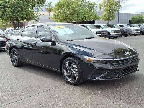 Certified 2025 Hyundai Elantra Sport FWD image 7