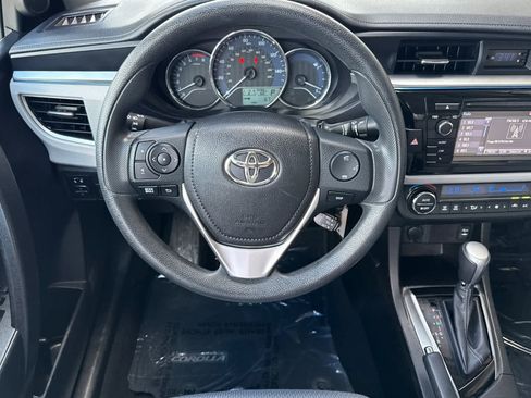 Used 2015 Toyota Corolla LE FWD image 13