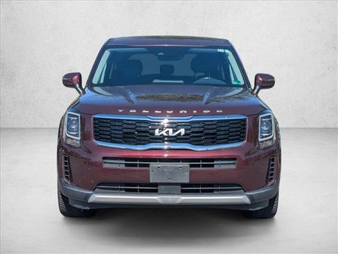 Used 2022 Kia Telluride LX AWD/4WD image 2