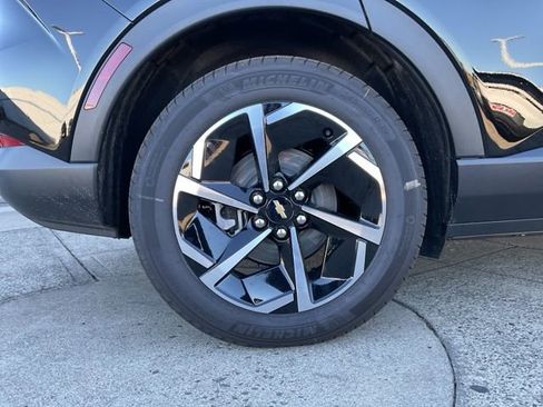 New 2026 Chevrolet Equinox EV LT image 24