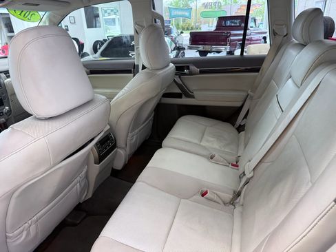 Used 2019 Lexus GX 460 Premium w/ Premium Package AWD/4WD image 15