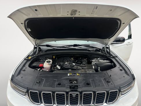 Used 2021 Jeep Grand Cherokee L Limited w/ Luxury Tech Group II AWD/4WD image 32