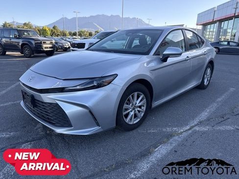 Used 2026 Toyota Camry LE FWD image 9