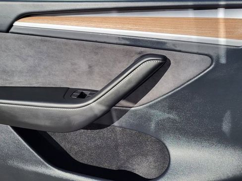 Used 2024 Tesla Model Y Long Range image 16