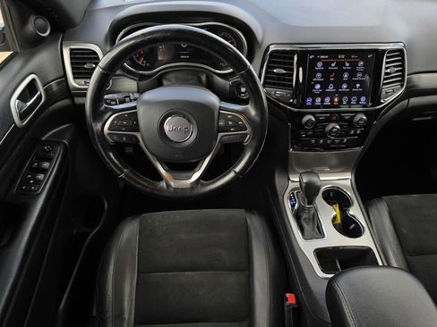 Used 2020 Jeep Grand Cherokee Altitude RWD image 10