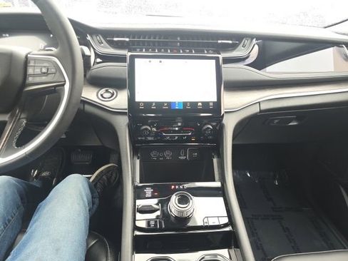 Used 2023 Jeep Grand Cherokee 4WD 4xe image 27