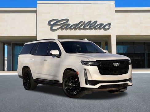 Used 2022 Cadillac Escalade Sport Platinum w/ LPO, ONYX Package image 2