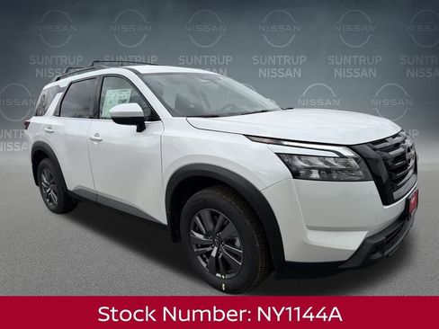 New 2025 Nissan Pathfinder SV w/ Black Appearance Package image 9
