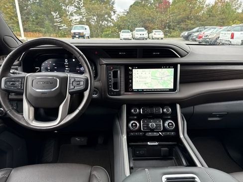 Used 2022 GMC Yukon XL Denali image 12
