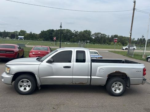 Used 2010 Dodge Dakota SXT AWD/4WD image 8